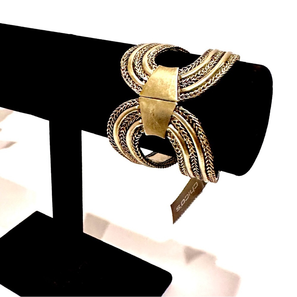 🌟 LAST ONE! 🌟 | CHICO’s Antiqued Gold Western Hinge Bangle | NWT - Picture 6 of 11